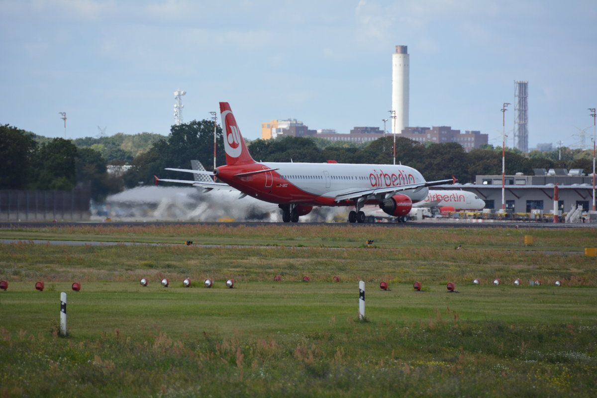 Datum: 11.08.2016
Uhrzeit: 10:31
Von: TXL - Berlin
Nach: RHO - Rhodes 
Flugnummer: AB3880
Flugzeug: Airbus A321-211
Registration: D-ABCC
Airline: Air Berlin
Aufnahmeort: Meteorstraße Berlin 