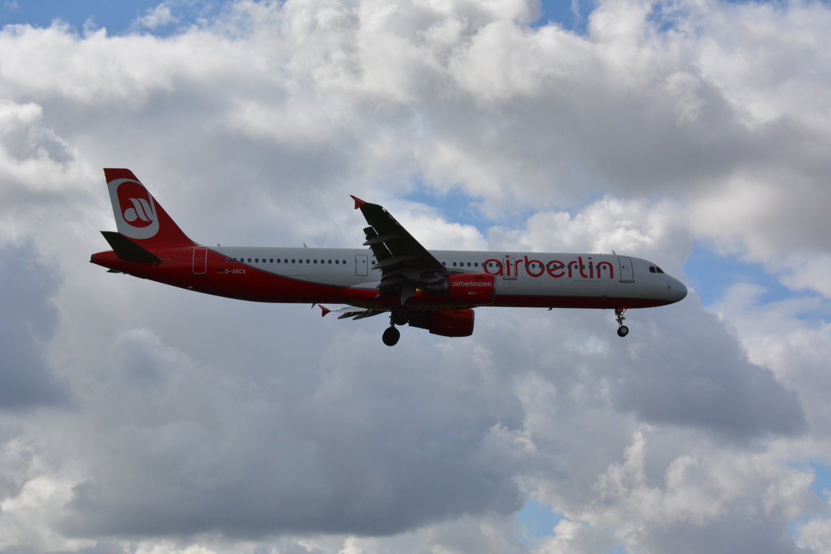Datum: 11.08.2016
Uhrzeit: 10:37
Von: DUS - Düsseldorf
Nach: TXL - Berlin
Flugnummer: AB6436
Flugzeug: Airbus A321-211
Registration: D-ABCA
Airline: Air Berlin
Aufnahmeort: Meteorstraße Berlin 