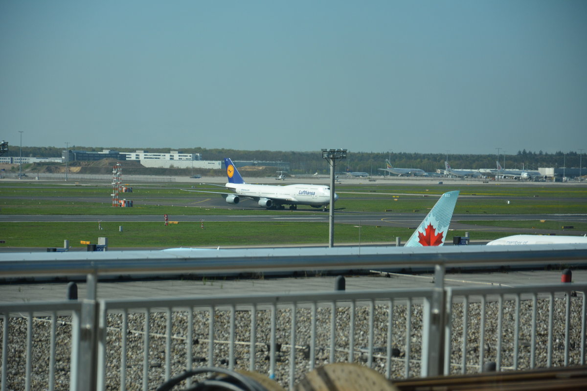 Datum: 20.04.2016
Uhrzeit: 10:31
Von: ----------------------
Nach: FRA - LH
Flugzeug: Boeing 747
Registration: -------
Airline: Lufthansa
Aufnahmeort: Terminal 2